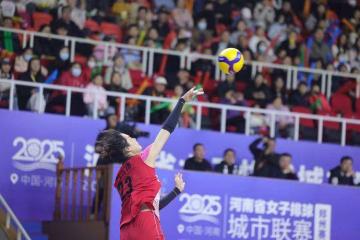 河南省女排城市联赛八强赛收官 郑州队顺利挺进总決(jué)赛