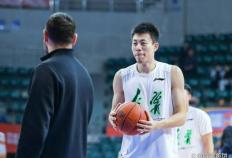 寒心！原以为来当大腿，但是首败后被教练点名成背锅俠(xiá)，回辽篮吧