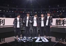 LPL上演绝望一(yī)幕！解说現(xiàn)場(chǎng)痛哭，二路哀声一(yī)片，真正(zhèng)的末日来了