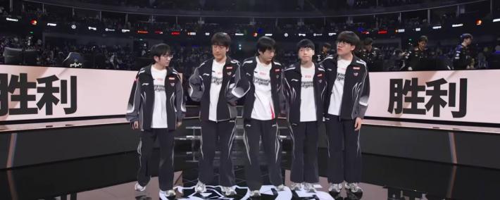 LPL上演绝望一(yī)幕！解说現(xiàn)場(chǎng)痛哭，二路哀声一(yī)片，真正(zhèng)的末日来了