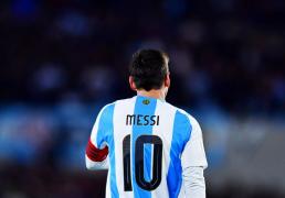 梅(méi)西(xī)被自(zì)己主教(jiào)练和对手主教(jiào)练集体歌颂！