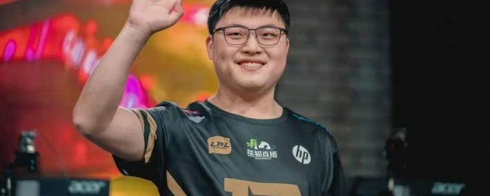 Uzi女友(yǒu)晒家中(zhōng)电脑，遭(zāo)嘲讽配置差！網(wǎng)友(yǒu)：能玩到(dào)LOL关服