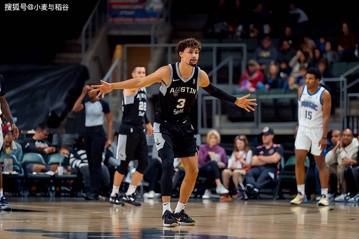 掘金二(èr)隊(duì)得到活塞二(èr)隊(duì)得分(fēn)手所(suǒ)属权，他在湖(hú)人(rén)马刺二(èr)隊(duì)都表现不错