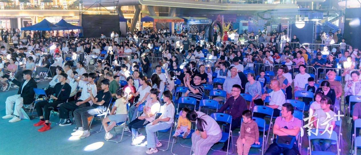 大灣(wān)區(qū)电竞迷再聚万江(jiāng)，LOL峡谷传奇观赛派對(duì)落幕