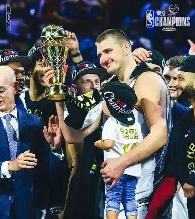 場(chǎng)均9分命中率近八成！博格丹伤退，塞尔維(wéi)亚男籃(lán)争冠添變(biàn)数