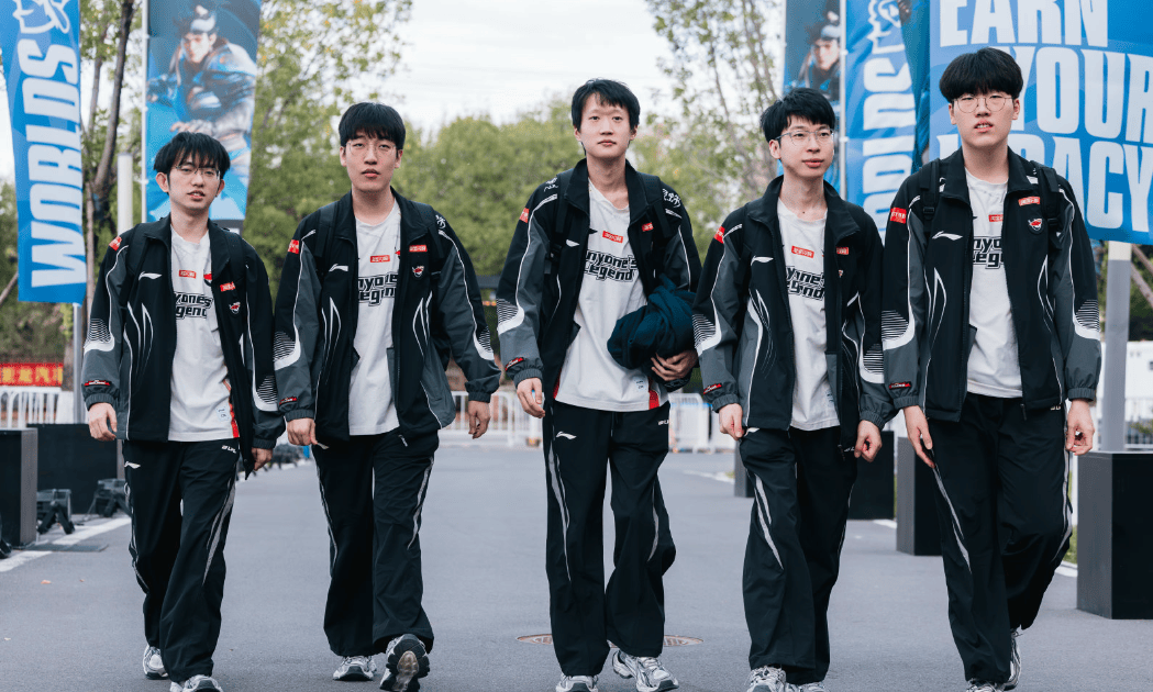 S15八强赛：AL能否(fǒu)打破LPL魔(mó)咒？TES大战G2