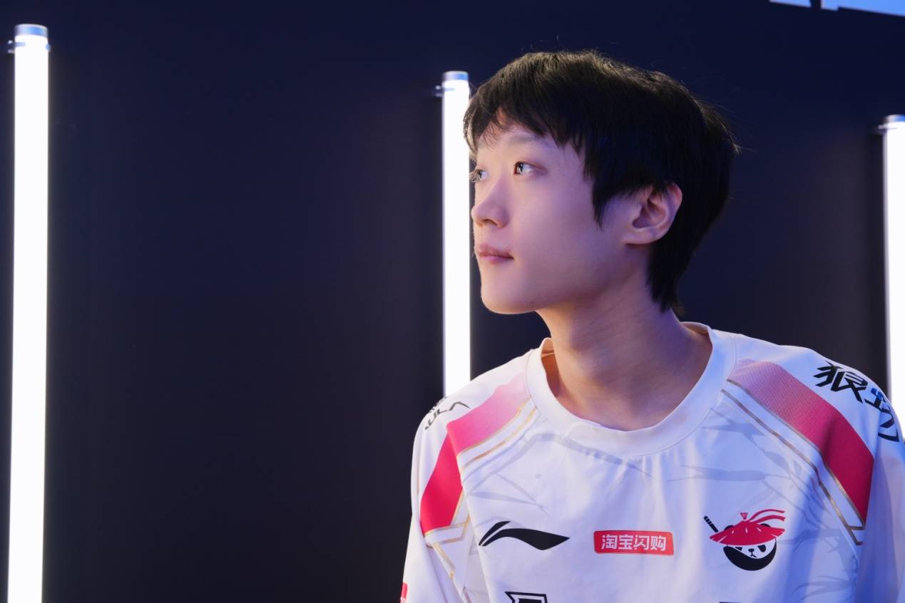 S15训练赛情报公开，T1战绩惨淡，LPL却发挥出色，网友直呼被(bèi)骗了