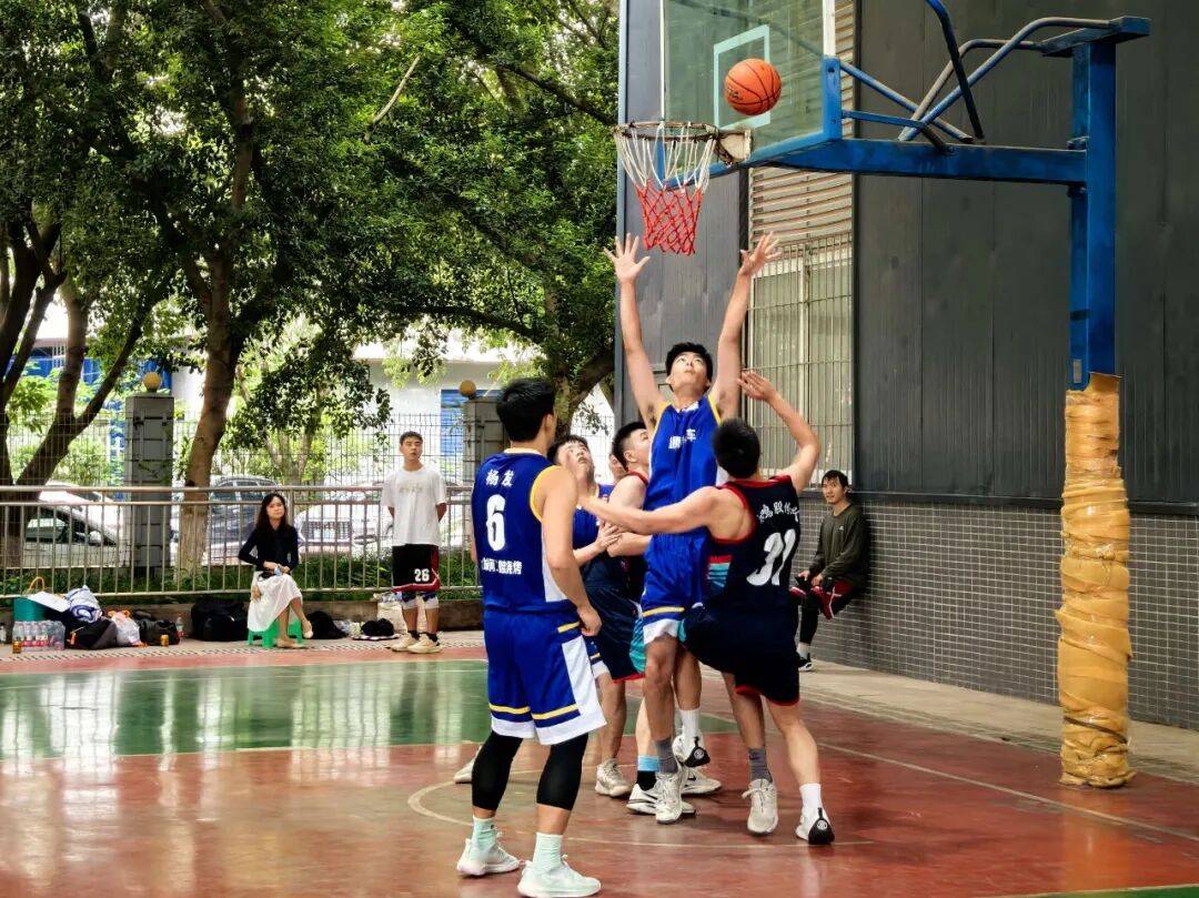 定(dìng)格精(jīng)彩(cǎi)！“渝超”·家门口(kǒu)赛事超燃集锦！