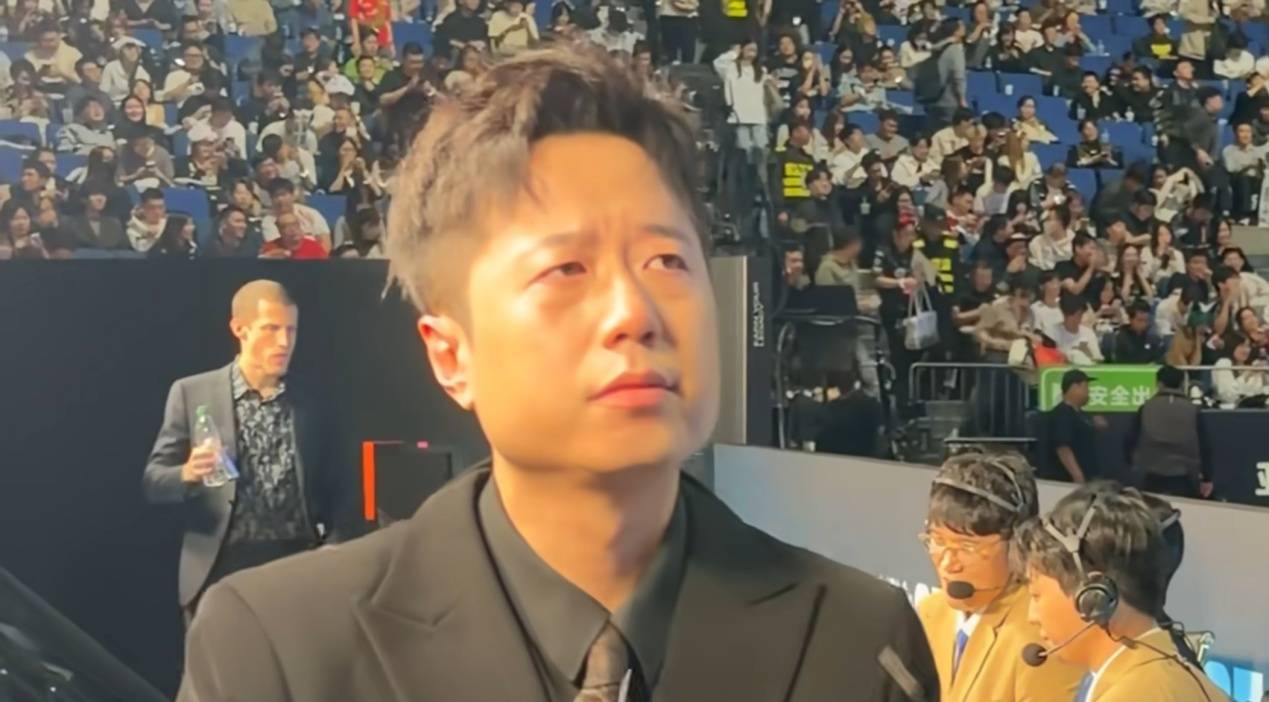 LPL上演绝望一(yī)幕！解说現(xiàn)場(chǎng)痛哭，二路哀声一(yī)片，真正(zhèng)的末日来了