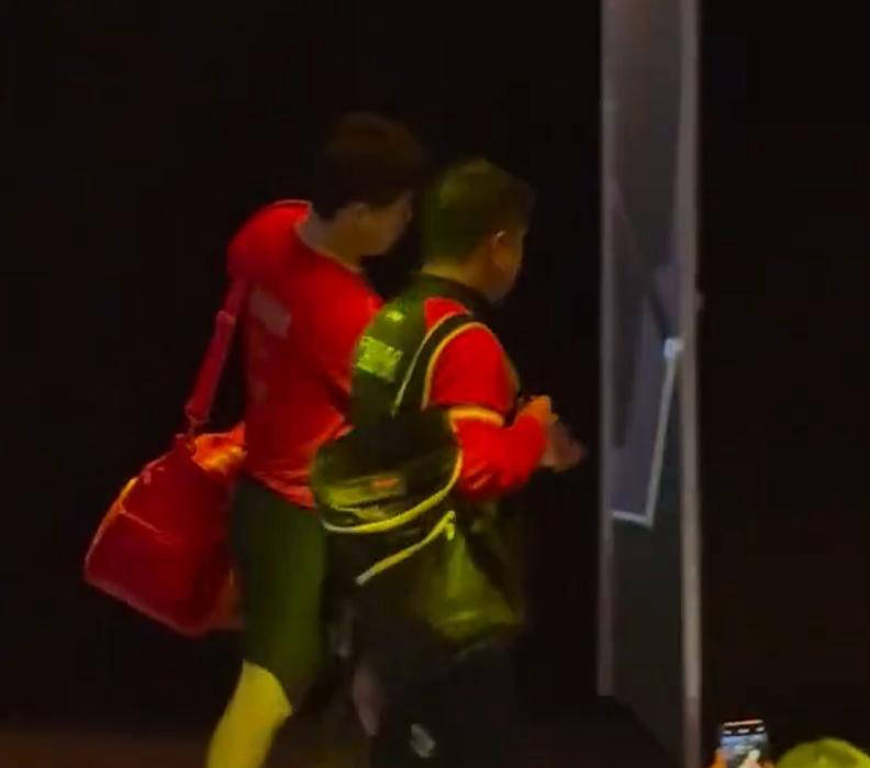 王(wáng)皓复盘林诗棟(dòng)比(bǐ)赛，指出心态技术待提升