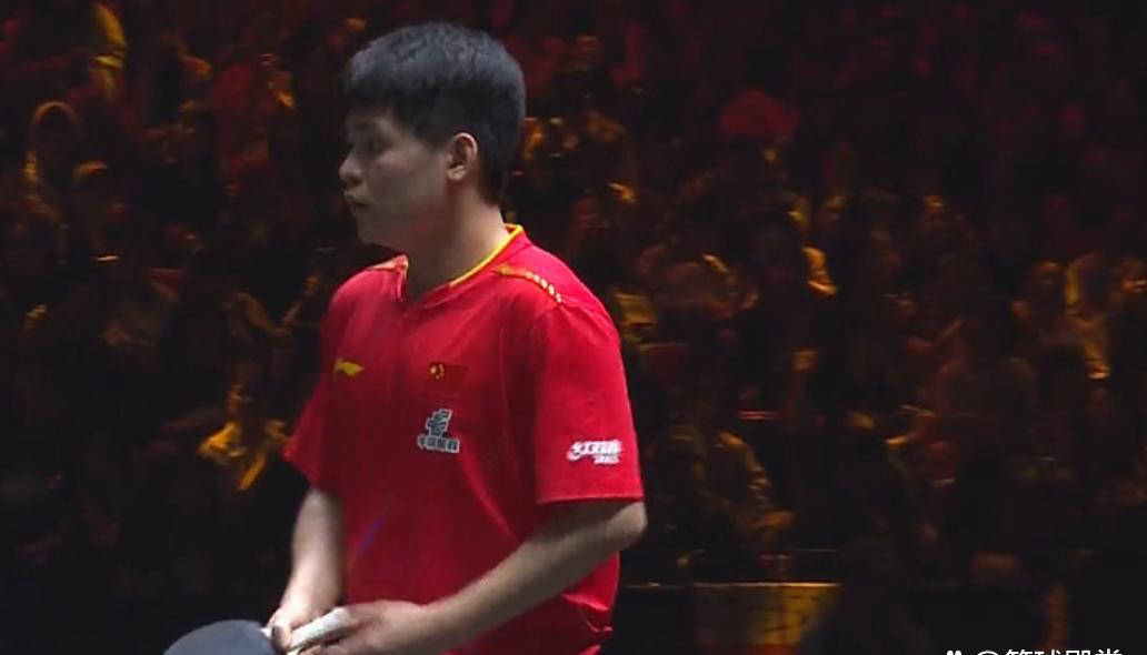 王(wáng)皓复盘林诗棟(dòng)比(bǐ)赛，指出心态技术待提升