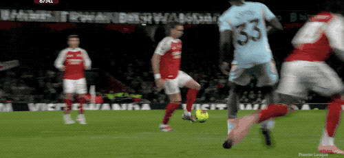 英超(chāo)：阿森纳2-0布伦特福德5分领跑(pǎo) 梅裡(lǐ)諾(nuò)传射 萨卡补刀(dāo) 赖斯(sī)伤退