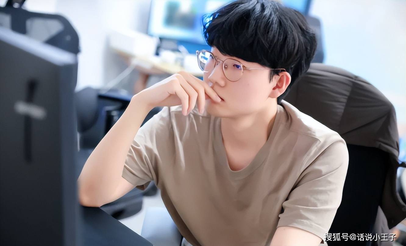 BLG淘汰的原因(yīn)找到了，管泽元真毒奶！LPL整体水平提(tí)升了