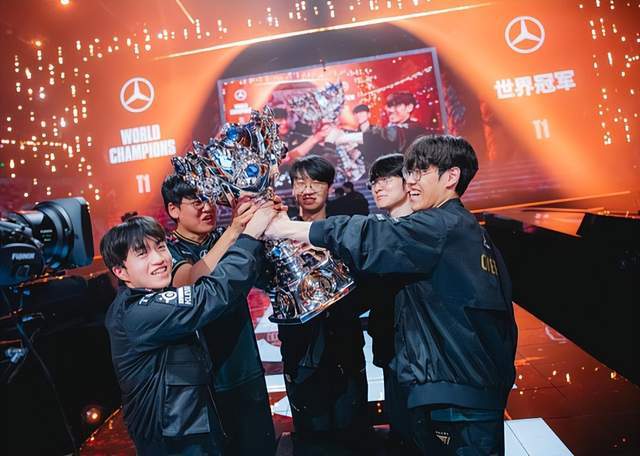 外(wài)媒LOL戰(zhàn)隊(duì)人气榜火(huǒ)了(le)！LPL戰(zhàn)隊(duì)无一上榜，前五4支(zhī)LCK隊(duì)伍(wǔ)