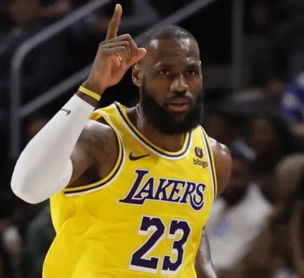 詹姆斯(sī)输总决赛FMVP为何非核心？